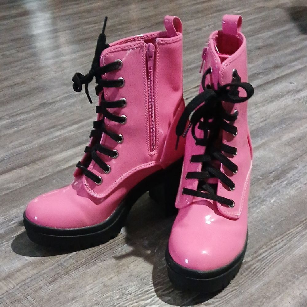 Sheln pink lined shiny combat moto chunky  boots Sz 6 NWOT